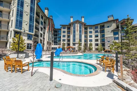 50 Hillside Dr #413, Mammoth Lakes, CA 93546