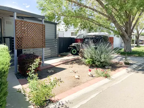 2305 Brigadoon Ave, Bishop, CA 93514 photo 2