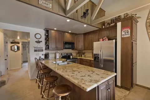 244 Lakeview Blvd #114, Mammoth Lakes, CA 93546