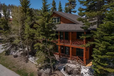 11 Old Juniper Ln, Mammoth Lakes, CA 93546