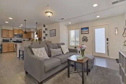 1700 Old Mammoth Rd Apt 10 Door H-102 #10, Mammoth Lakes, CA 93546