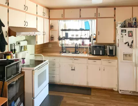161 N Main St, Big Pine, CA 93513 photo 4