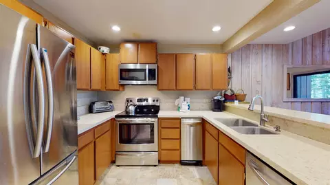248 Mammoth Slopes Dr #J, Mammoth Lakes, CA 93546