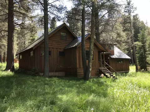 47 Shadow Pines Rd, June Lake, CA 93529