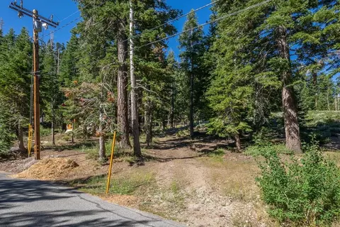 90 Cliff Cir, Mammoth Lakes, CA 93546
