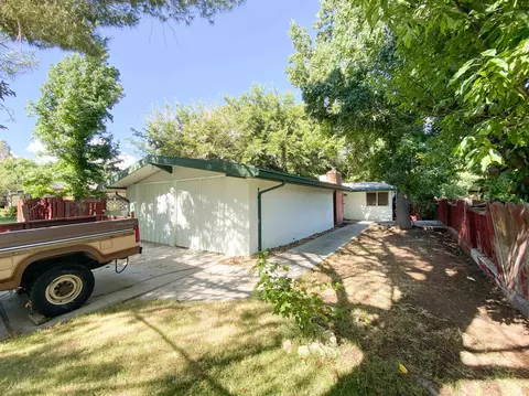 267 Mesquite Rd, Bishop, CA 93514 photo 2