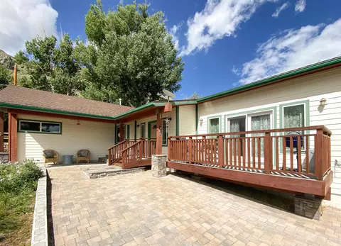 184 Crowley Lake Dr, Crowley Lake, CA 93546