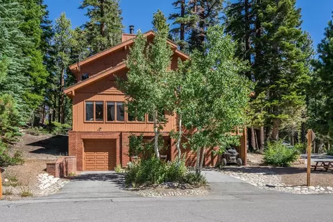 8 St Moritz Rd, Mammoth Lakes, CA 93546
