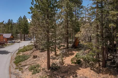 396 Hillside Dr, Mammoth Lakes, CA 93546