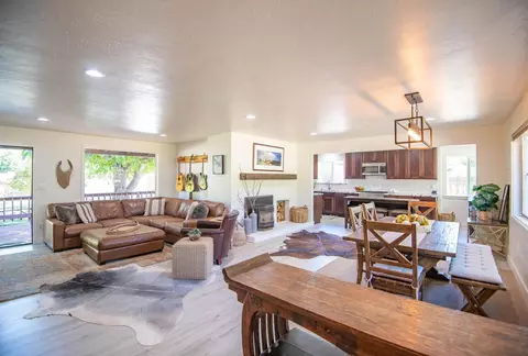 348 Shepard Ln, Bishop, CA 93514 photo 2
