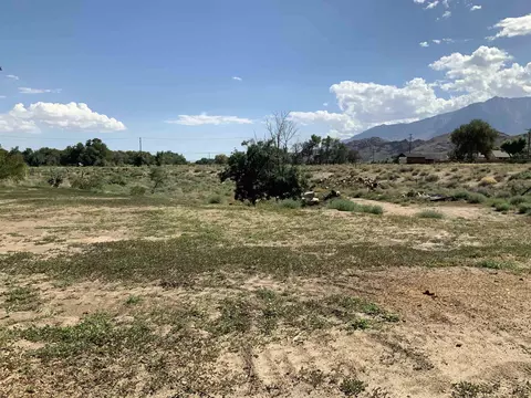 570 W Bush St, Lone Pine, CA 93545 photo 3