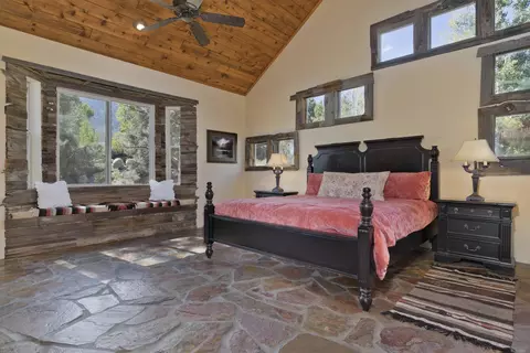 267 Juniper Dr, Crowley Lake, CA 93546
