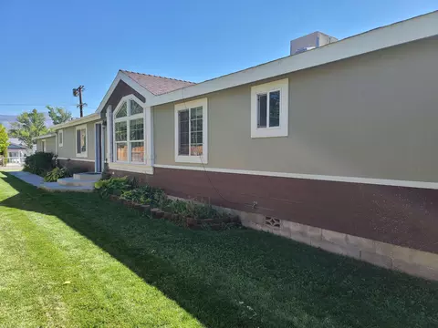 151 Johnston Dr, Bishop, CA 93514 photo 2