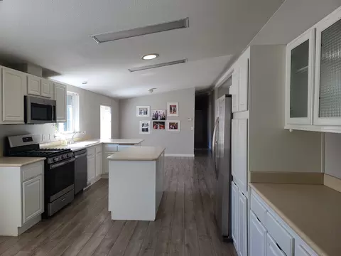 151 Johnston Dr, Bishop, CA 93514 photo 3