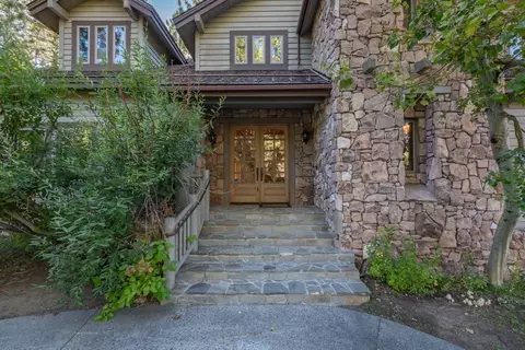 101 Northstar Cir, Mammoth Lakes, CA 93546