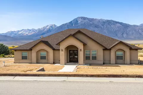 295 Arboles, Bishop, CA 93514 photo 2