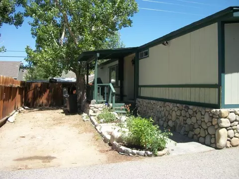 140 Winddrift Cir, Crowley Lake, CA 93546