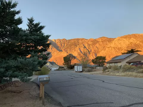 106 Glen Ct, Bishop, CA 93514 photo 2
