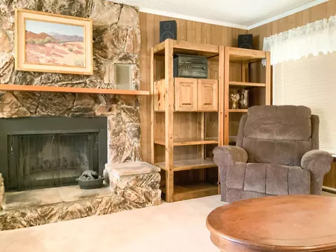 106 Glen Ct, Bishop, CA 93514 photo 9