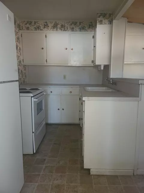 357 N Jackson St, Independence, CA 93526 photo 4