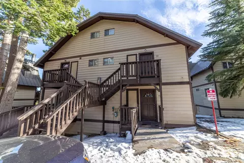 141 Lakeview Blvd #26, Mammoth Lakes, CA 93546