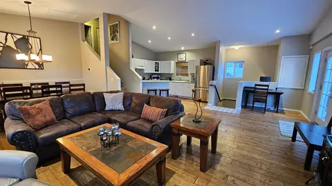 353 John Muir Rd, Mammoth Lakes, CA 93546