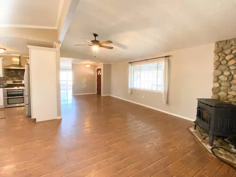 251 Center St, Big Pine, CA 93513 photo 2