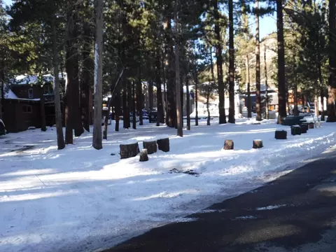 54 Mono St, Mammoth Lakes, CA 93546