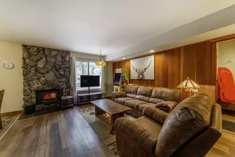 2113 Meridian Blvd #171, Mammoth Lakes, CA 93546