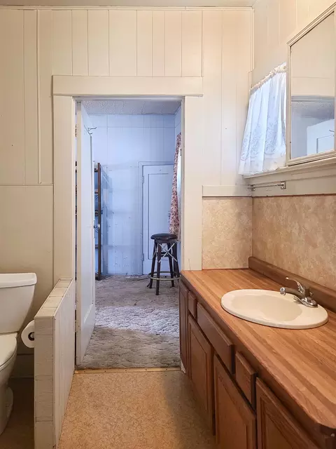 181 Dewey St, Big Pine, CA 93513 photo 9