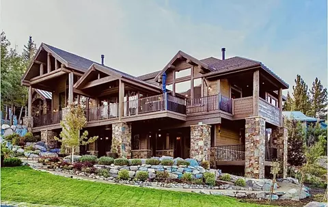 421 Ranch Rd, Mammoth Lakes, CA 93546