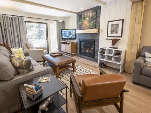 895 Canyon Blvd #17, Mammoth Lakes, CA 93546