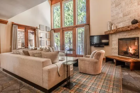 540 Obsidian Pl #2, Mammoth Lakes, CA 93546