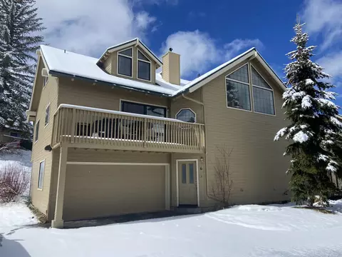 117 Lake Manor Pl #6, Mammoth Lakes, CA 93546
