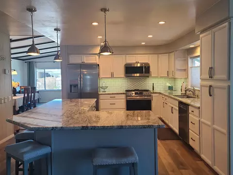 2256 Mcgalliard Ave, Bishop, CA 93514 photo 9