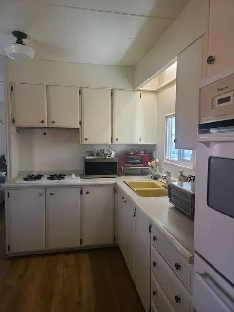 1355 Macgregor Ave, Bishop, CA 93514 photo 6