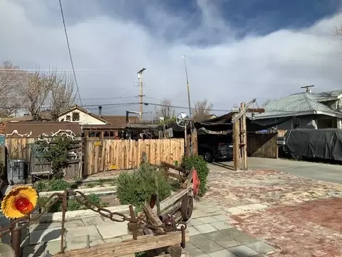 537 Howard St, Bishop, CA 93514 photo 3