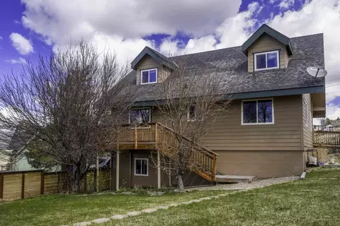135 Mt Jackson Dr, Bridgeport, CA 93517