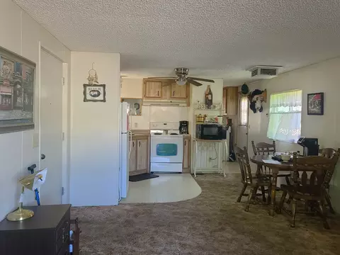 198 Maciver Spc Apt 5 St, Bishop, CA 93514 photo 3