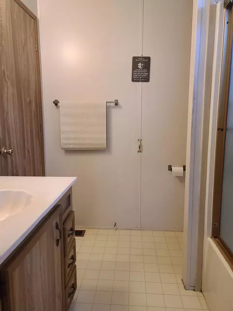 198 Maciver Spc Apt 5 St, Bishop, CA 93514 photo 6