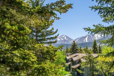 482 Snowcreek Rd #482, Mammoth Lakes, CA 93546