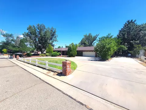 2772 Audrey Ln, Bishop, CA 93514 photo 2