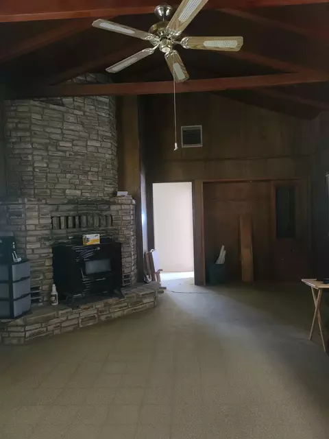 74 Hunter Ave, Bishop, CA 93514 photo 3