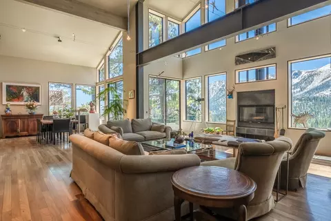 31 Juniper Ct, Mammoth Lakes, CA 93546