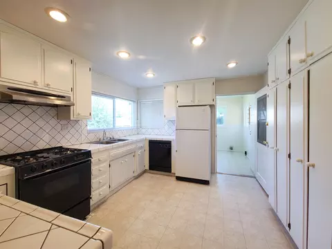 190 N School St, Big Pine, CA 93513 photo 6