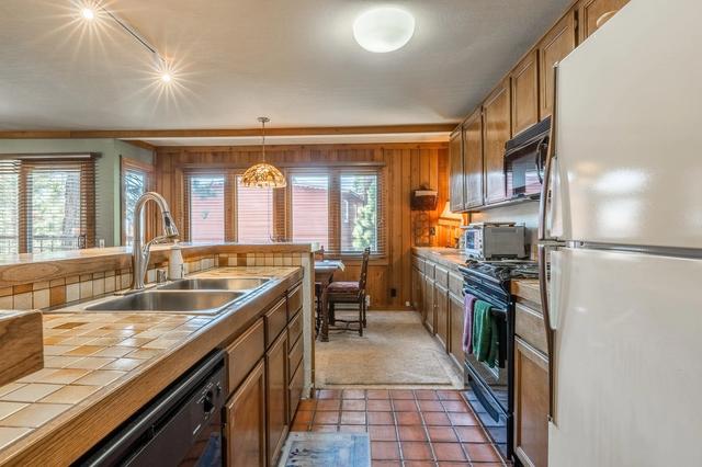 435 Lakeview Blvd #46, Mammoth Lakes, CA 93546
