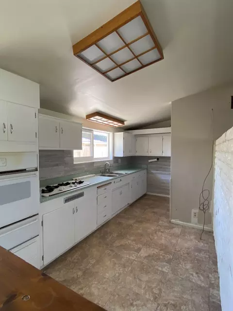 295 Meadow Ln, Bishop, CA 93514 photo 4