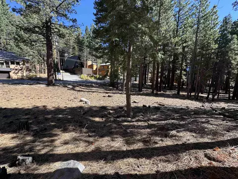 67 Rusty Ln, Mammoth Lakes, CA 93546 photo 2