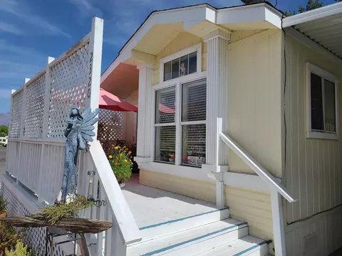 2320 Edinburgh Ave, Bishop, CA 93514 photo 2