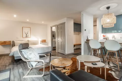 2289 Sierra Nevada Rd #A7, Mammoth Lakes, CA 93546